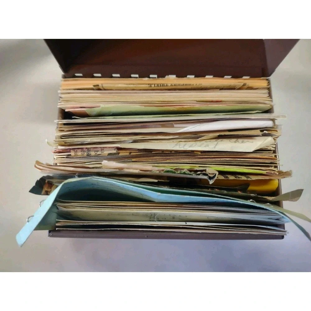 Vintage Grandmas Handwritten Recipe Cards & Clippings In Metal Box